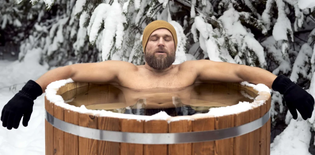 caucasian man take the winter bath in tube outdoor 2026 01 06 09 36 10 utc 3VBEERUQjEA6OjzpyZIQL9eoj947yd