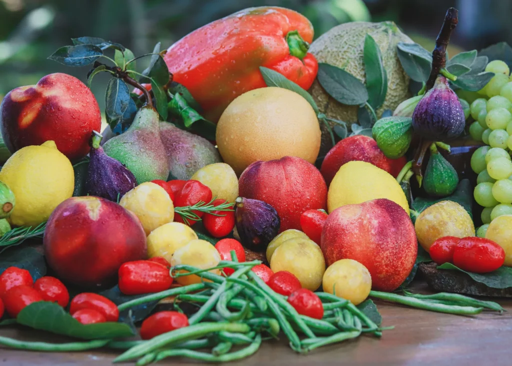fresh fruits and vegetables displayed on wooden ta 2026 01 06 10 37 56 utc mQPxKgiWhH5epqZHkfYECNBkr1wHuT